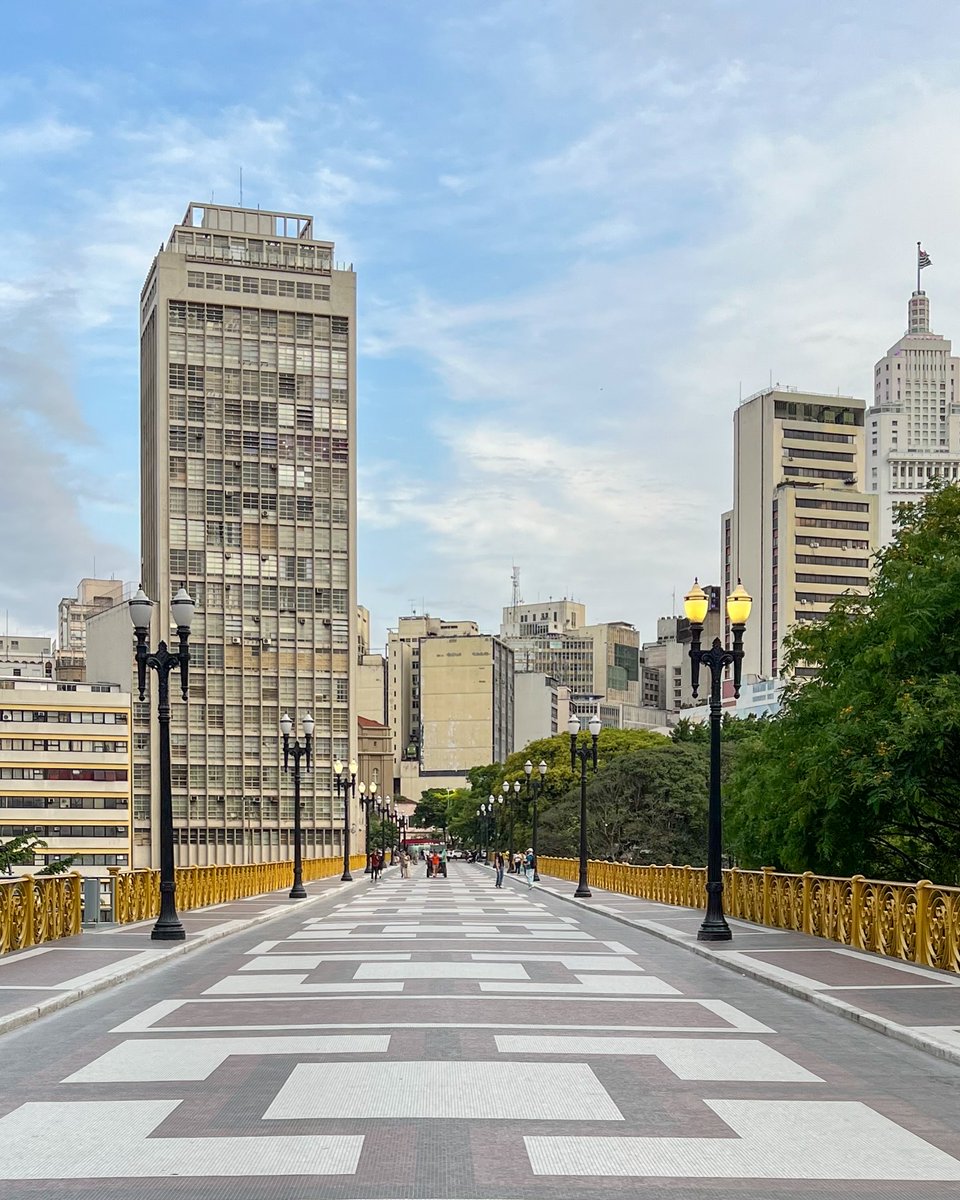 SaoPauloAntiga's tweet photo. O belo entardecer paulistano em quatro fotografias do Viaduto Santa Ifigênia https://t.co/pLxUBmmnU6