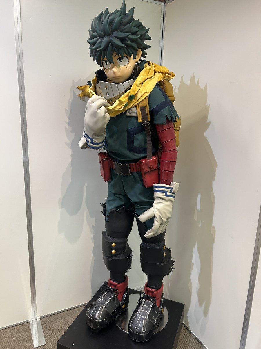 大阪に行くことがあり、梅田のダ飯展示会行ける‼️嬉しすぎる‼️と思ってルンルンでチケット購入したら来月からだった😭☝️(デカいデクくんがいて驚き………)