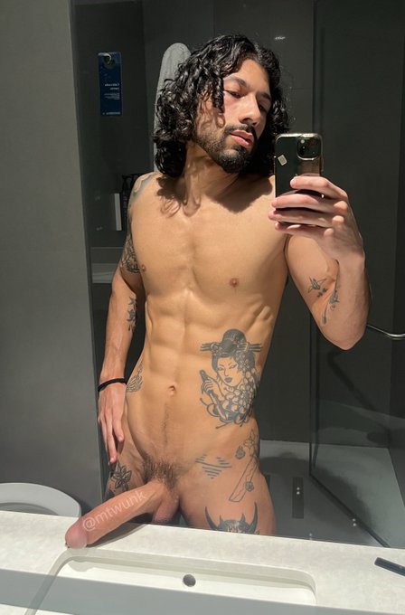 Watch 𓄂Gabriel𓆃's leaked NSFW photo on TwXstars