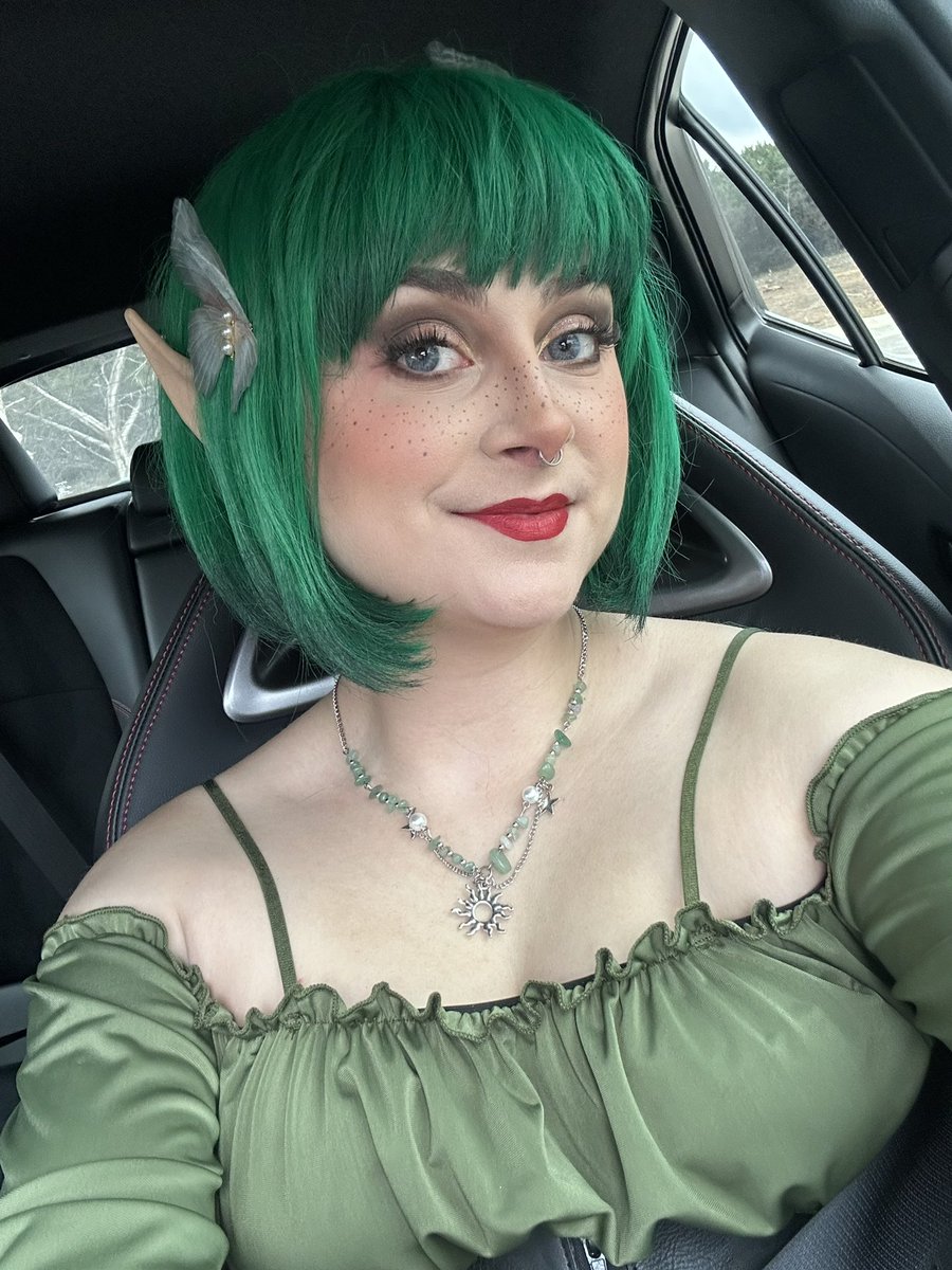 Elf Ela for the Sherwood Forest Faire today! 💚 #R6Community