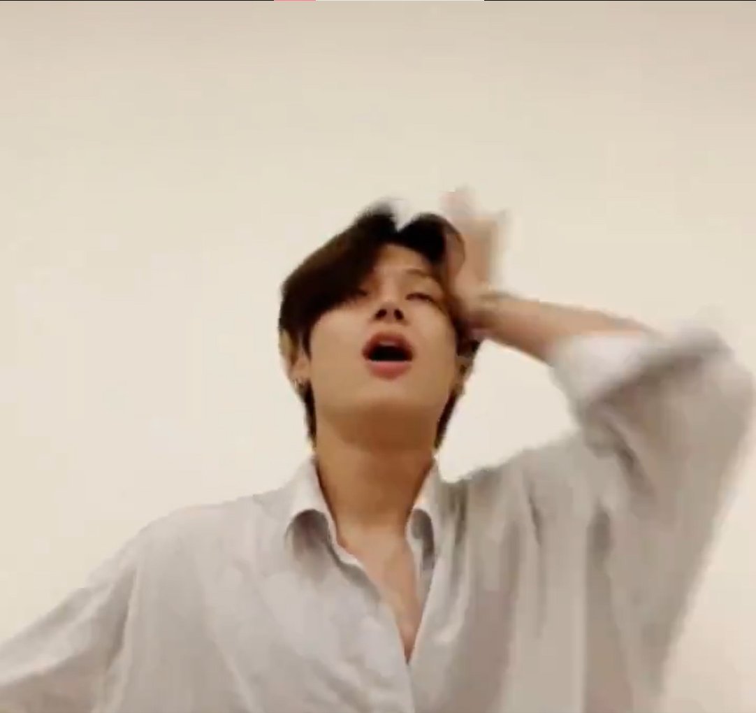 woonyanq's tweet photo. did wooyoung forgot how to post on instagram https://t.co/rdIUhaDX6m