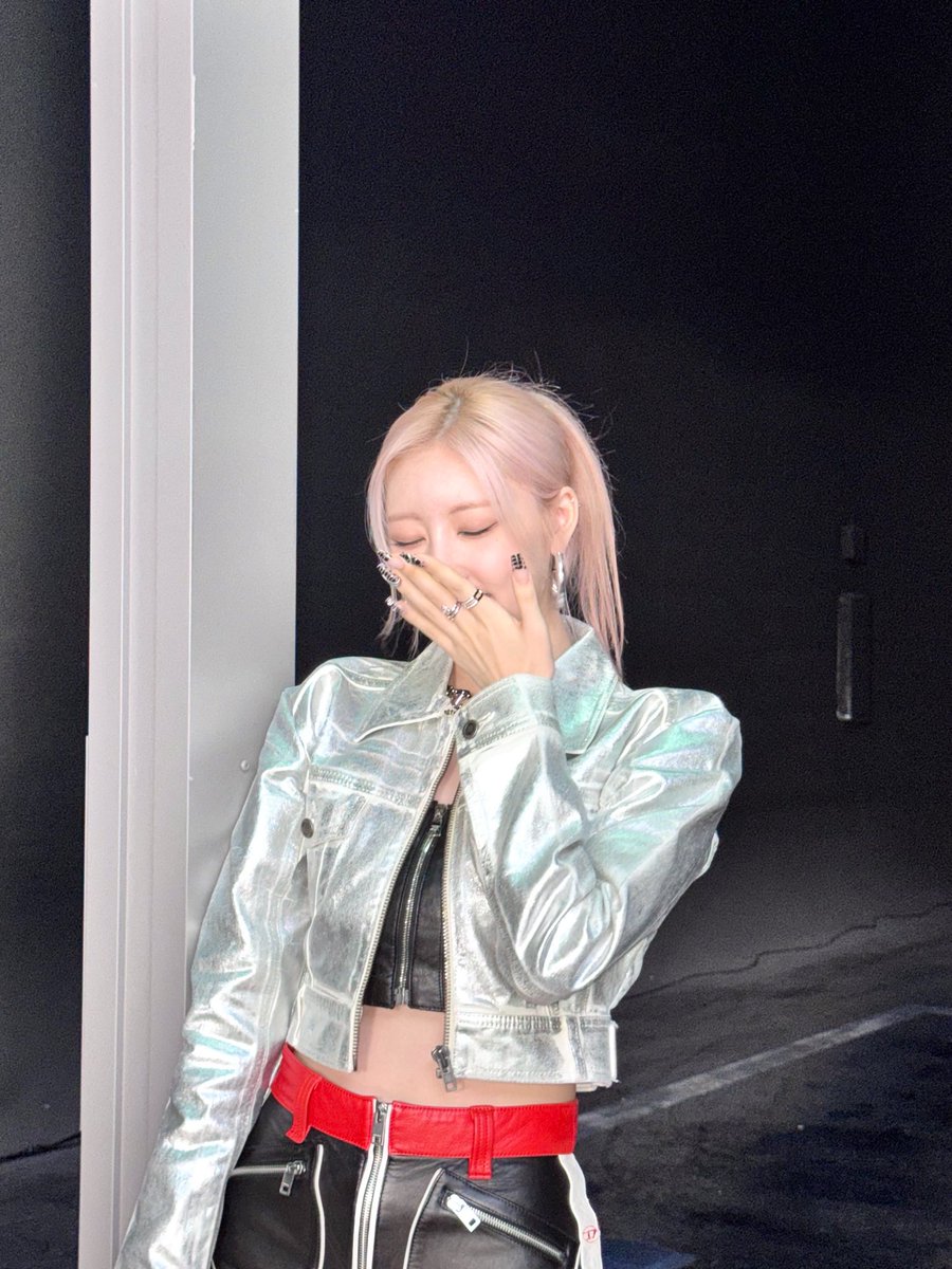 blake 하람· tweet media