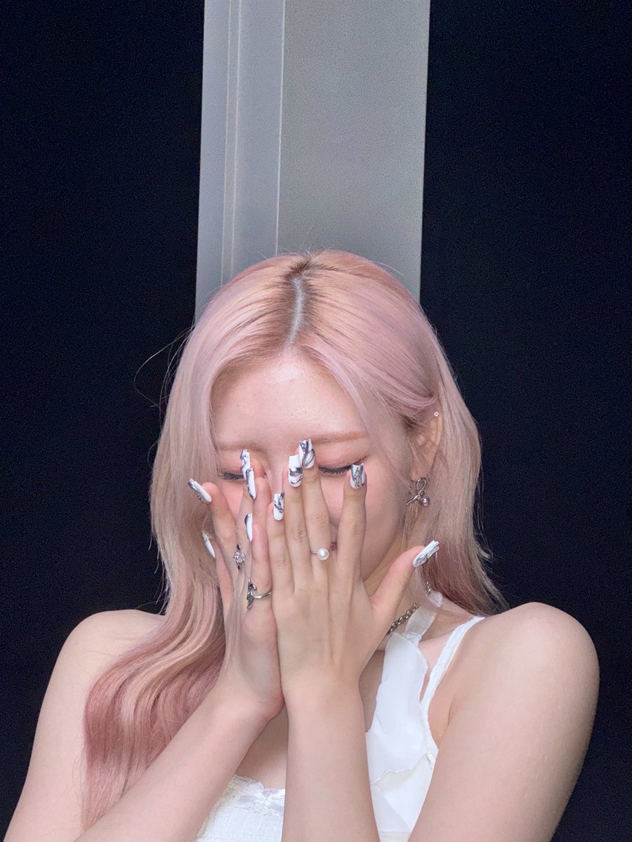 blake 하람· tweet media