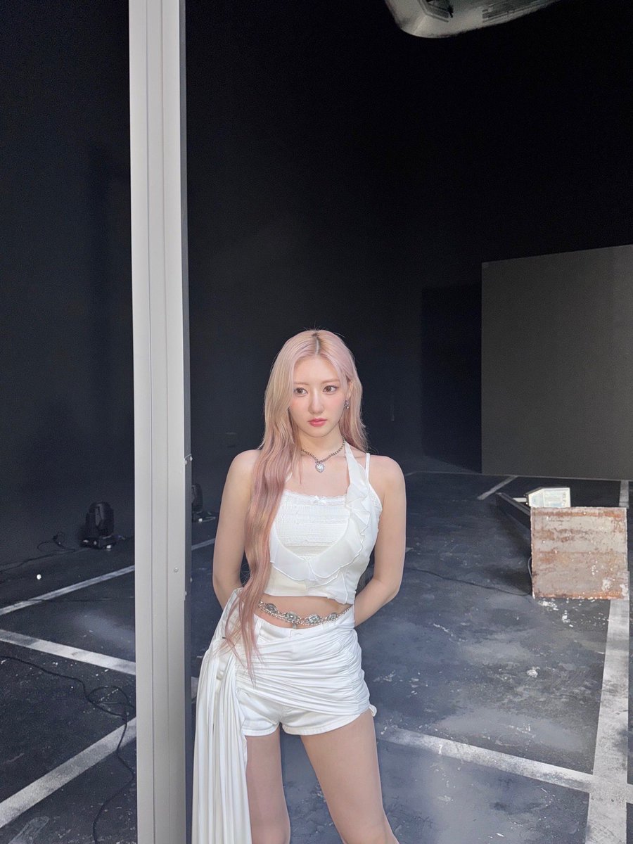 blake 하람· tweet media