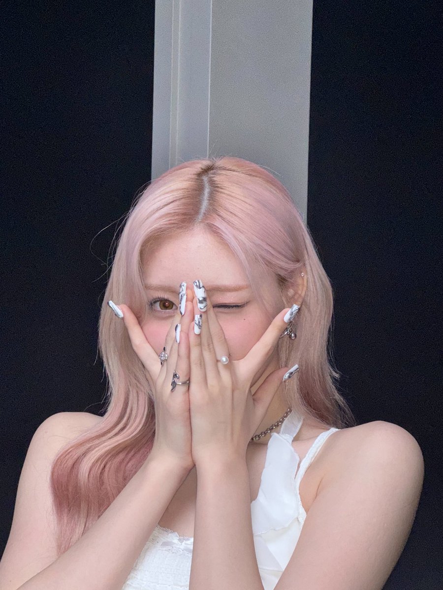 blake 하람· tweet media