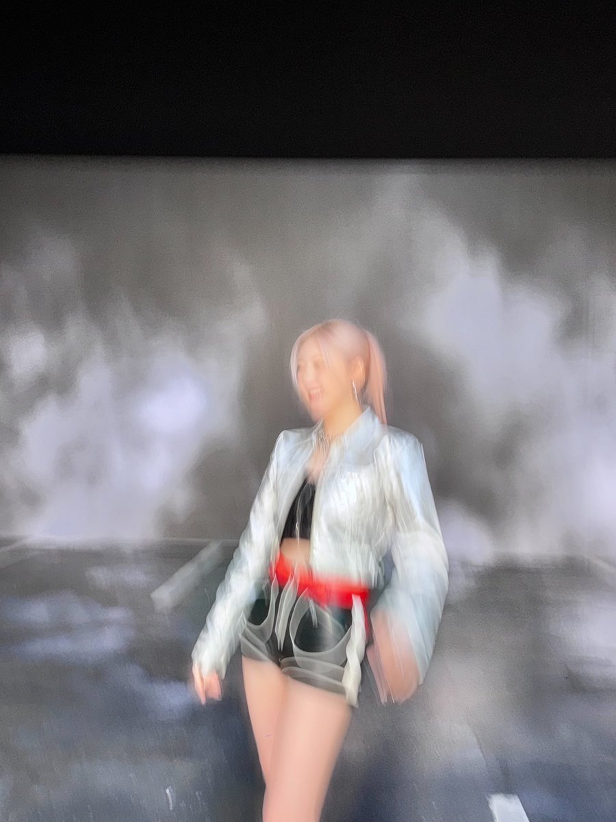 blake 하람· tweet media