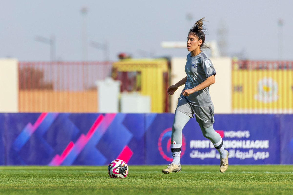 انتهى الشوط الأول بتقدم نيوم على العنقاء بمقابل 4-0 
#العنقاء #دوري_الدرجة_الاولى_للسيدات