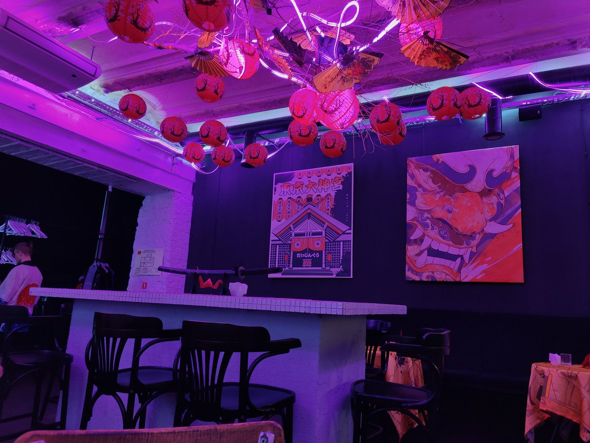 Вообще-то рабочий день, но да ладно