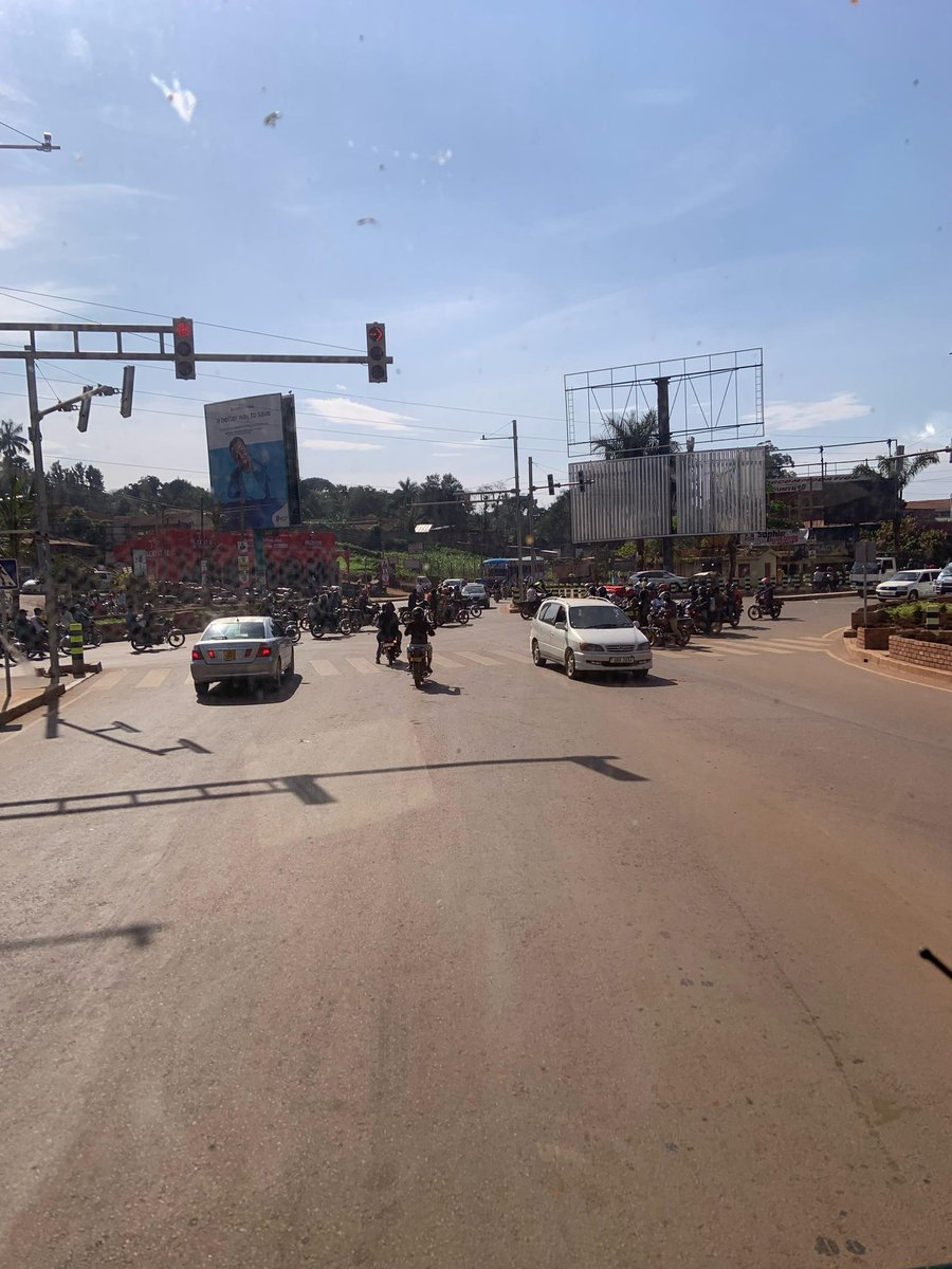 LoneWalker_256's tweet image. I have accompanied colleagues to Kazo-Kitongore to send off our fallen comrade @saadShots into the Ancestral Realm. 

Grateful to @ugwildlife, @MTWAUganda and @UOXUganda for the oneness exhibited.

#FallenButNotForgotten | #ExploreUganda