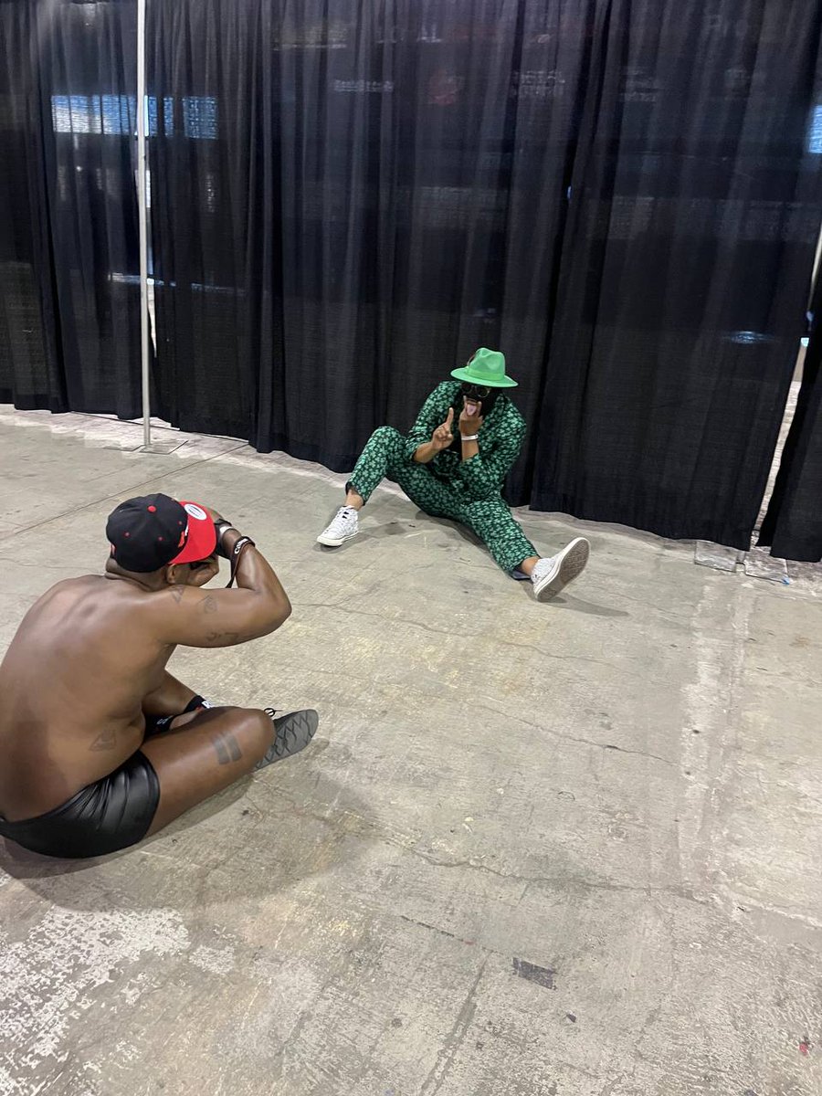 MrLuckyLuck365's tweet photo. Exxxotica Chicago @MTSVisual ☘️ https://t.co/0Kkiw7Y8qE