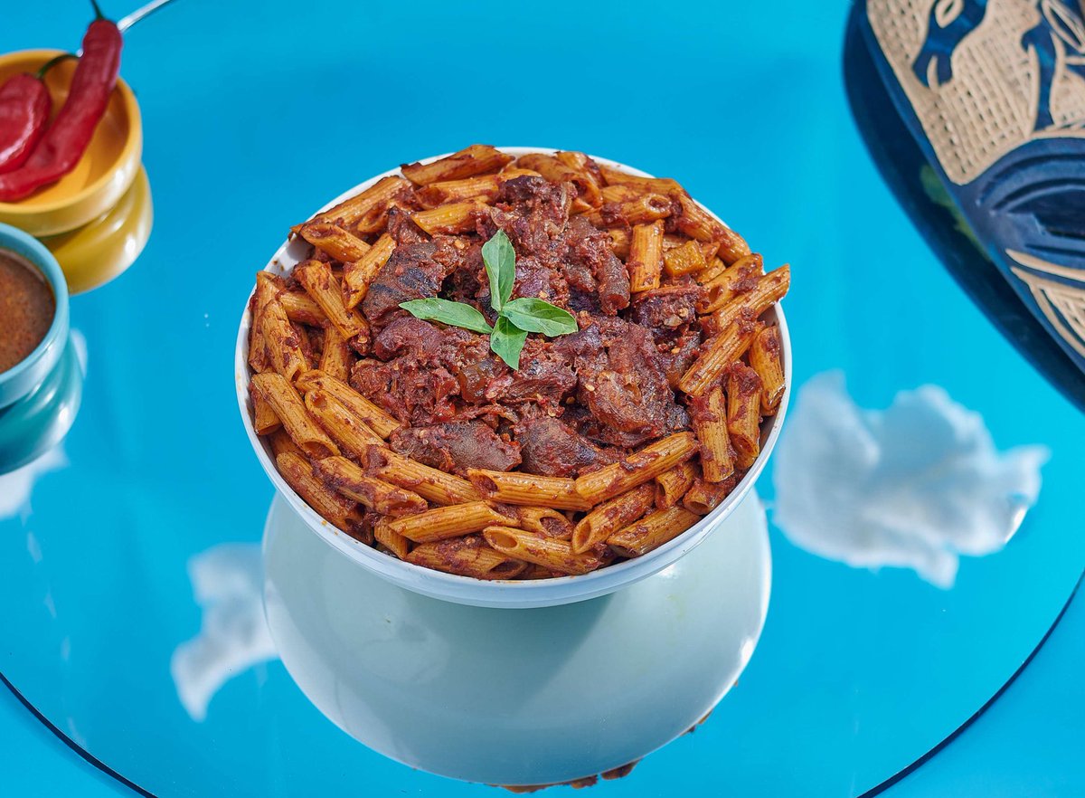 folastag's tweet image. Shot by Fola Stag for Food Court x Davido 
@foodcourt_app x @davido 

The 5ive Kitchen.