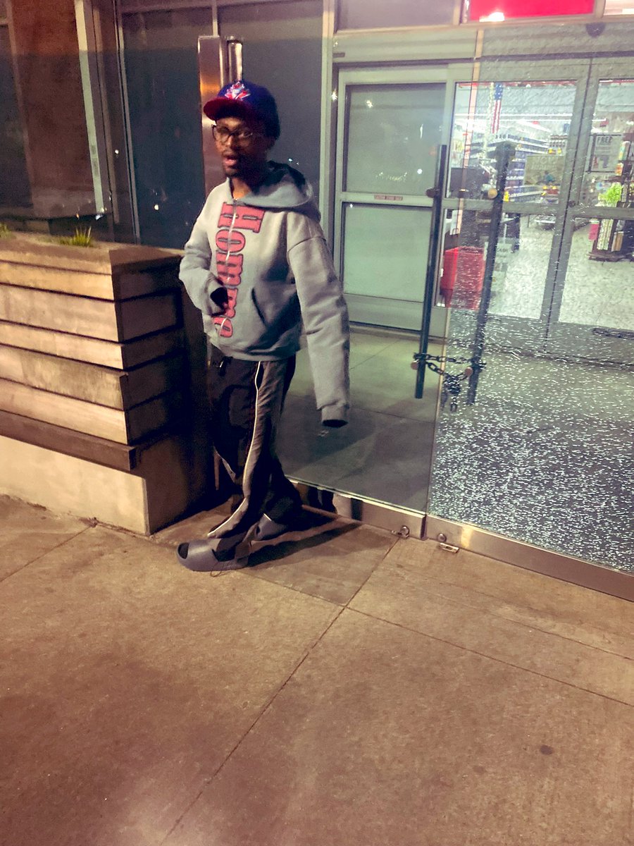 PrimetimePres's tweet image. Pressure made the glass crack, I’m still solid 🧛🏿‍♂️