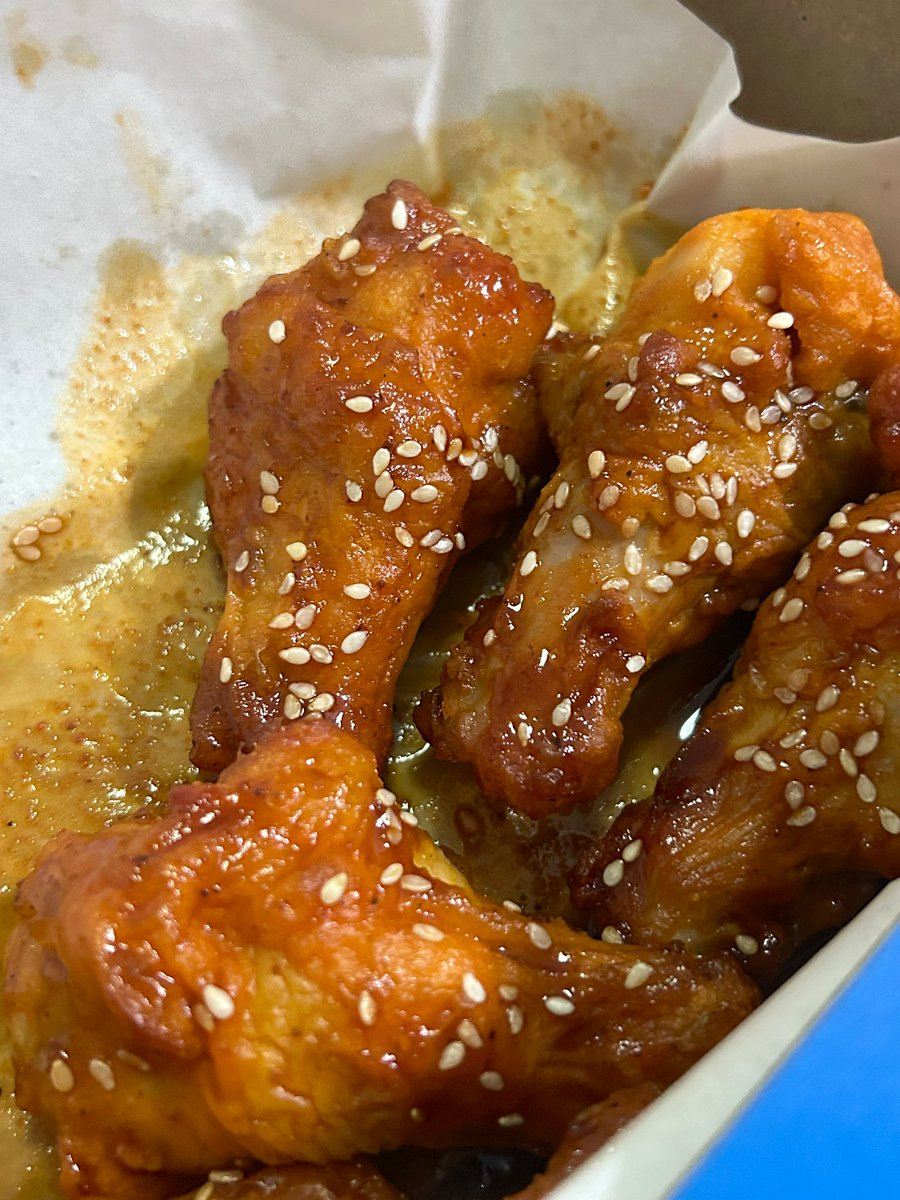 urboyxtoast's tweet photo. เมื่อแฟนคุณบอกว่าไม่รู้จะกินอะไร 🤣 https://t.co/zcXVGCDd2G