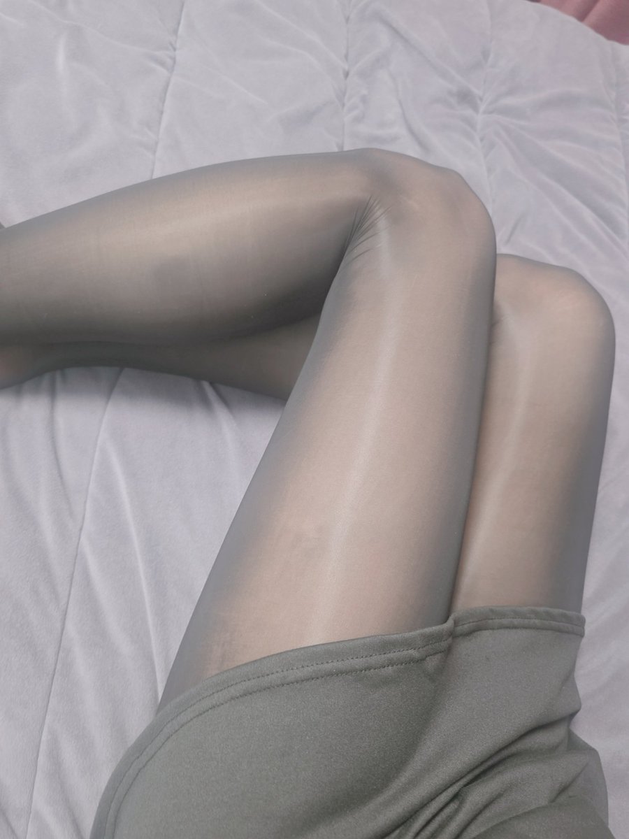 광택 검스
내가 봐도 튼실하네...ㅠㅠ
후면카메라 안닦아서 뿌얘..
#여장