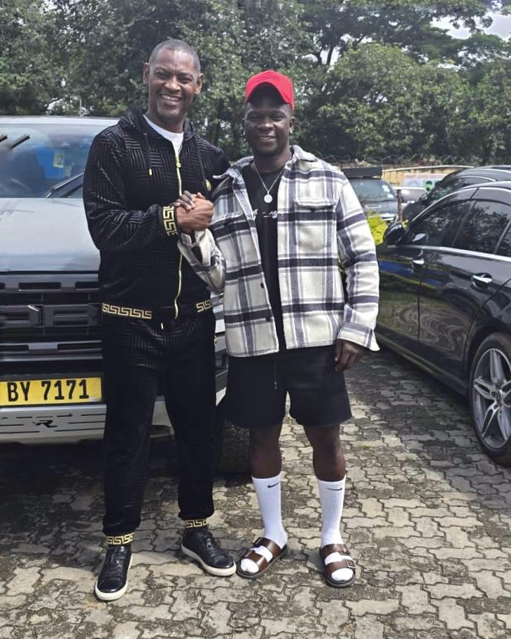 We shared some notes with Onesimus, fresh from his new release "Cigarette". 
Deal done. Verse ija yatheka basi