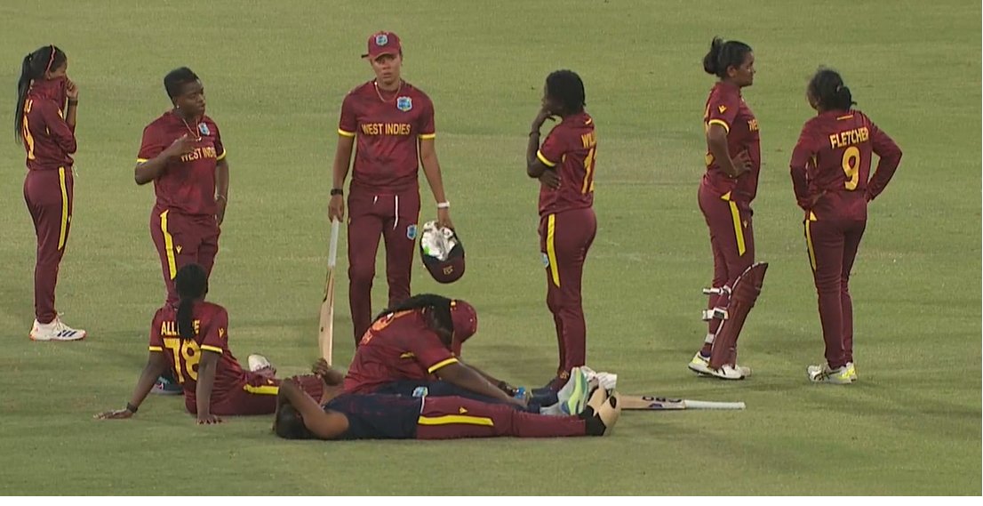 mufaddal_vohra's tweet image. 🚨THE MOST HEARTBREAKING STORY OF THE DAY. 🚨
- West Indies were 162/4 in 10.4 overs, needing 5 more runs.
- WI needed a 4 and a 6 on 10.5 and 10.6, in order to qualify for WC.
- Stafanie Taylor smashed a 6 on 10.5.
- West Indies won, but didn't qualify for the WC due NRR. 💔