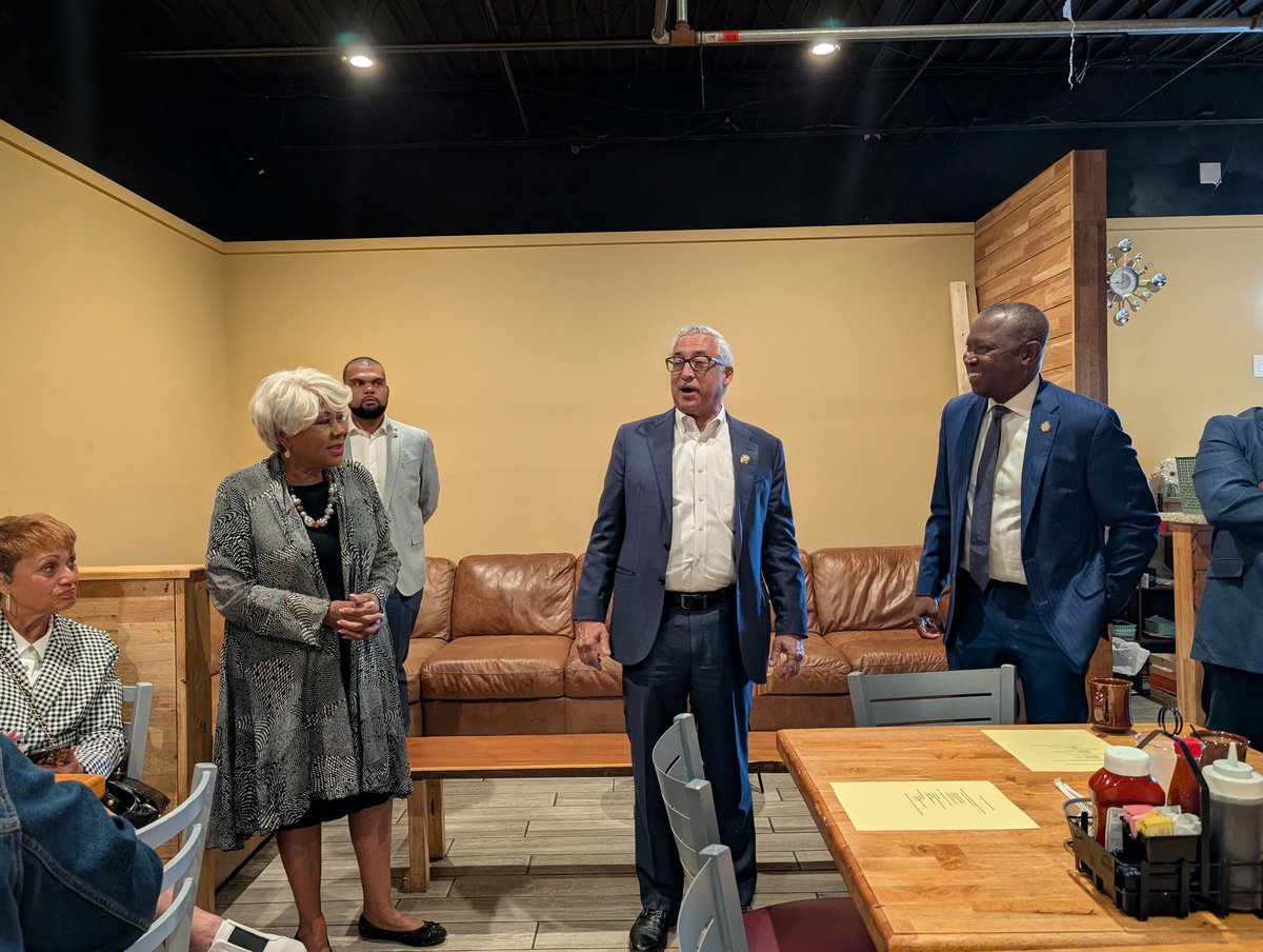 Norfolk Democrats (@norfolkdems) on Twitter photo Portsmouth Democrats first monthly breakfast. Here with <a href="/BobbyScott4VA3/">Bobby Scott</a> <a href="/SenLouiseLucas/">L. Louise Lucas</a> <a href="/SpeakerDonScott/">Speaker Don Scott</a> and many more. Portsmouth Democrats first monthly breakfast. Here with <a href="/BobbyScott4VA3/">Bobby Scott</a> <a href="/SenLouiseLucas/">L. Louise Lucas</a> <a href="/SpeakerDonScott/">Speaker Don Scott</a> and many more.