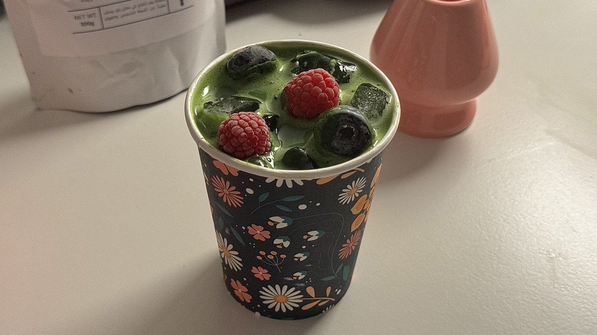 bed0i_'s tweet photo. ماتـشا🌺🍵 https://t.co/9abgdaRQ6g