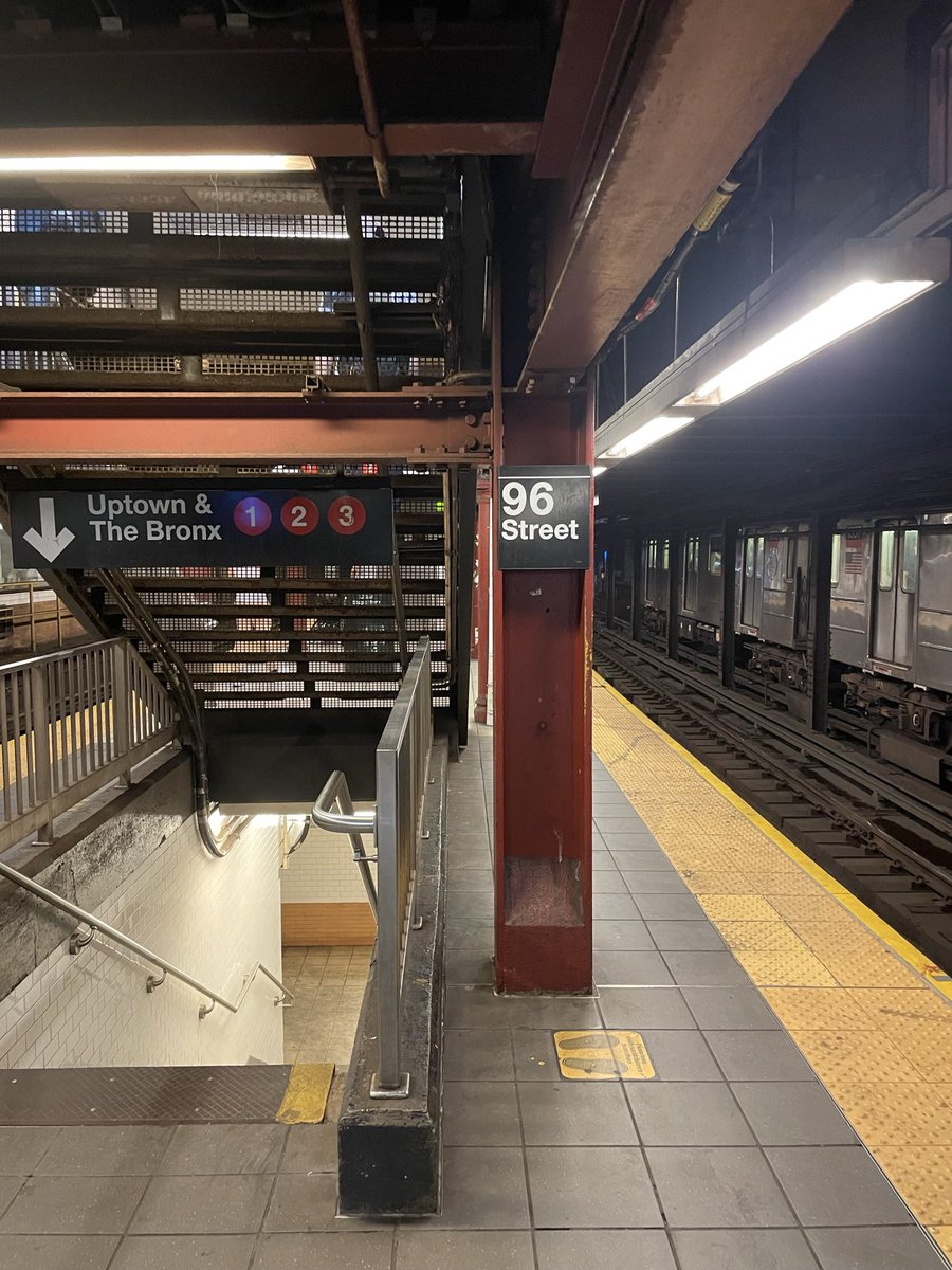 cadenator44's tweet photo. Thread of every transit system ive ridden and my thoughts bc im bored :D https://t.co/9lfD5kbx9m