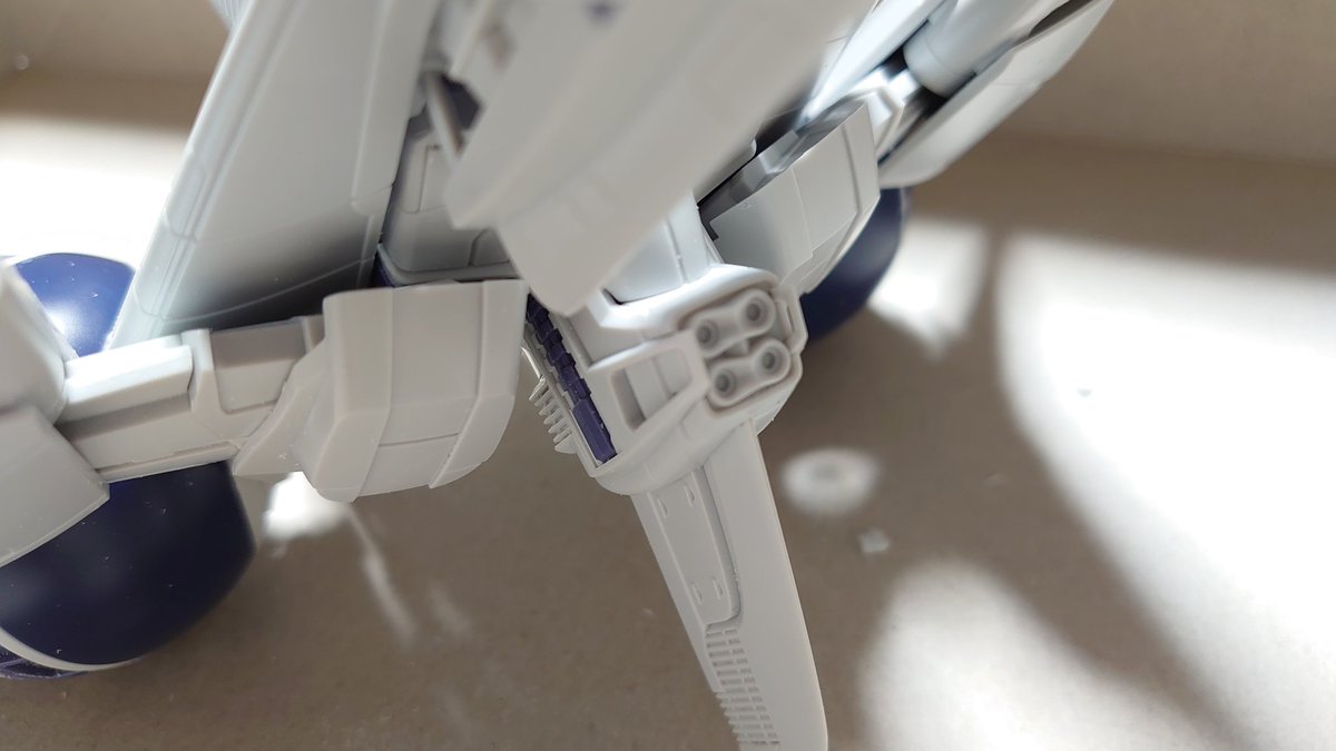 white_okojyo's tweet photo. PLAMAX BLASSTY 仮組終了
急いで組立てて正味30分強
組むまで気が付かなかったけど腰の部分(3枚目)ってアレンジされててかっこいいわ
ここって取っ手みたいのが生えてたんだけどデザインの一部になってる。
#PLAMAX #BLASSTY #ブラスティー #プラモデル https://t.co/QIN48ElTji
