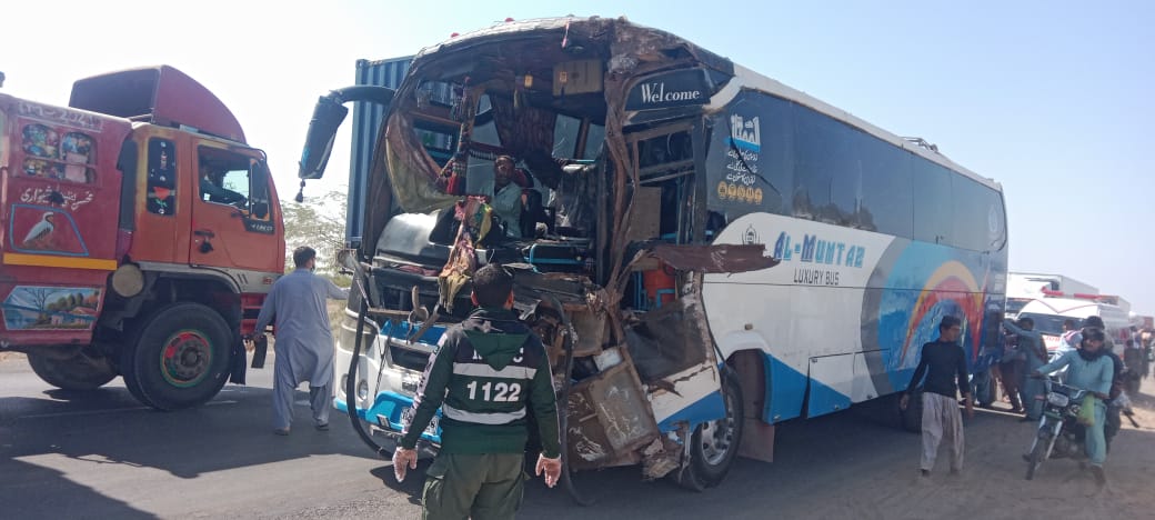 WashainMengal11's tweet photo. M E R C 1122 Balochistan decreased 75% of  death ratio  on all over the highways of Balochistan especially on N_25 and N_50 

 #Merg_Merc1122_in_PDMA_Balochistan
#Save_Rescue1122_inBalochistan
@PakPMO 
@PakSarfrazbugti 
@bakhtkakar43 
@JamKamalKhanTo1 https://t.co/iyracs2DOI