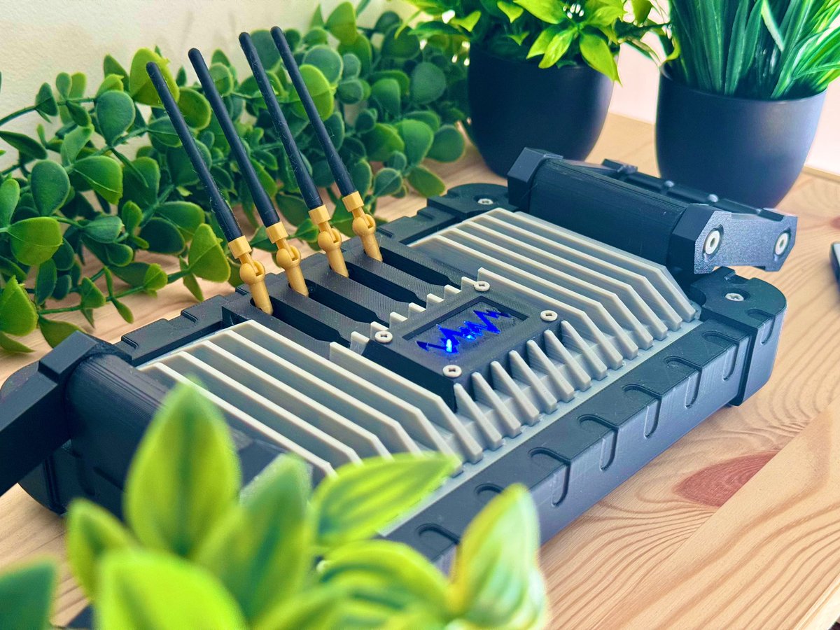 ROFs3D's tweet image. The neighbours have a loud TV on our shared wall so I made this 😈

(They read books now)