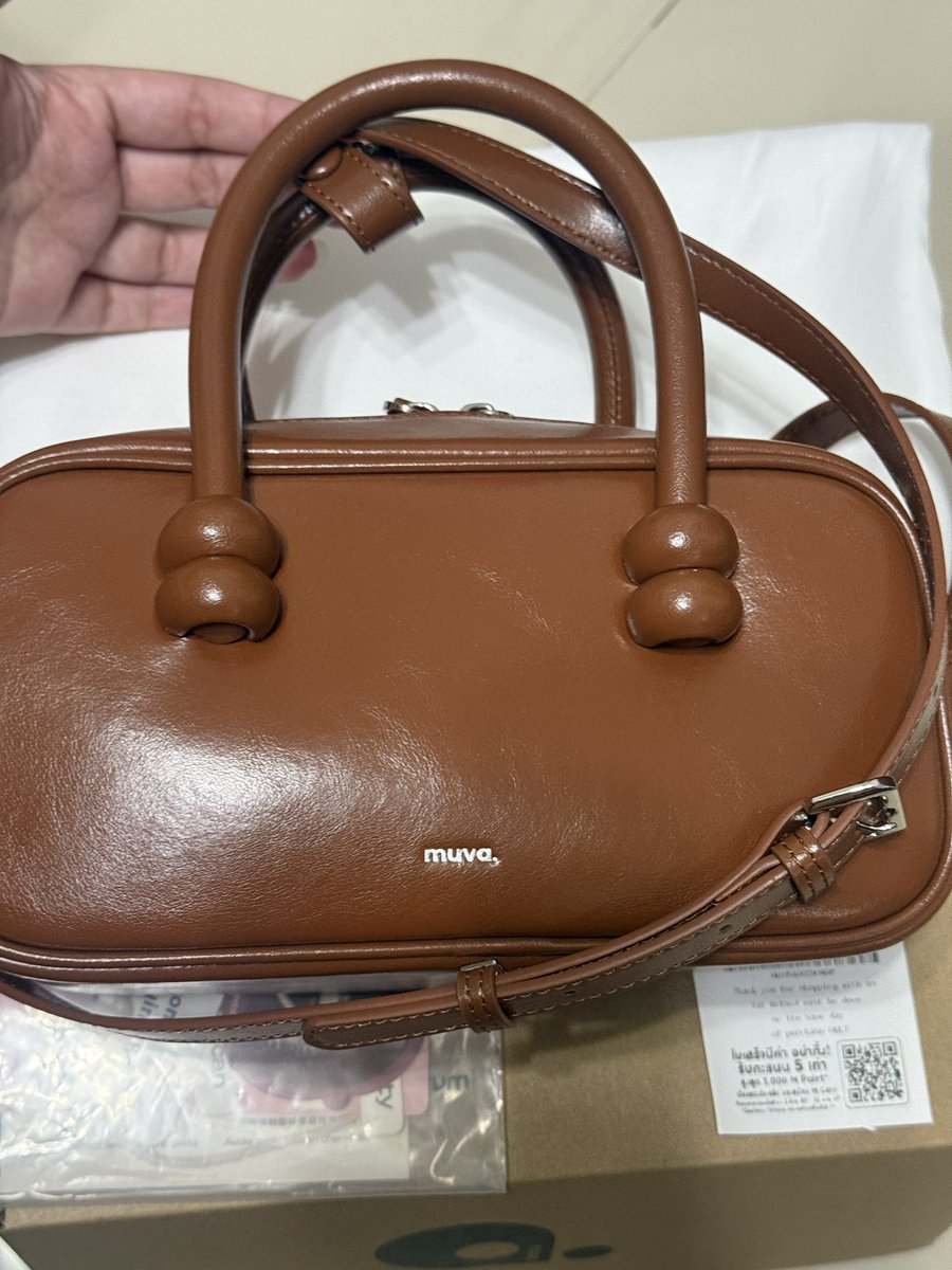 sziikoop's tweet photo. MUVA Boston Bag สี cocoa
ใช้ถ่ายรูปไม่กี่ครั้ง ไม่มีตำหนิ ใหม่มาก
1800 free ship (shop 3200)
อุปกรณ์ กล่อง การ์ด แท็ก ใบเสร็จ
ซื้อจาก JAM
#muva #muvathailand #muvathailandพร้อมส่ง #ส่งต่อ #ส่งต่อmuva #ส่งต่อกระเป๋า #ส่งต่อกระเป๋ามือสอง #ส่งต่อเสื้อผ้ามือสอง #muvaboston https://t.co/cNg5rBxuFH