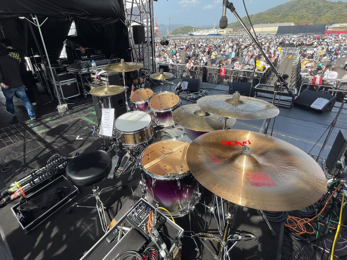 akira_THL's tweet photo. MAIZURU PLAYBACK FES.2025 ヒッチロークを見てくださった皆さま本当にありがとうございました！また必ず帰って来たいと心から思ったフェス！舞鶴が大好きになりました！また出れるようにこれからも頑張ります🔥今日初めてヒッチロークに出会ってくれた人はまたライブ遊びに来てね！舞鶴最高ー！！！！ https://t.co/VLk4JE6K0Y