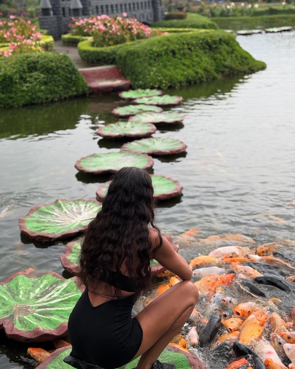 MissAdriSmith's tweet photo. 🪷 #bali #indonesia #ulundanutemple #baligirl #islandgirl #balivibes #balitemple https://t.co/m6DQU2HzBR