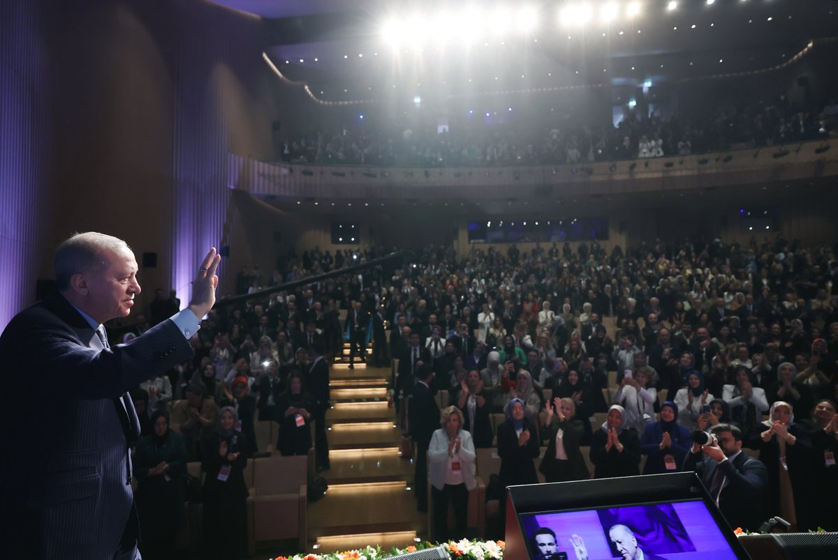 RTErdogan's tweet photo. Kadın ve Demokrasi Derneğimiz KADEM’in 5’inci Olağan Genel Kurulunun hayırlara vesile olmasını diliyorum.

Kuruluşundan bugüne KADEM çatısı altında kadın haklarının korunması ve demokrasimizin güçlendirilmesi konusunda emek veren her bir kardeşime yürekten teşekkür ediyorum. https://t.co/Z2TylXweaY