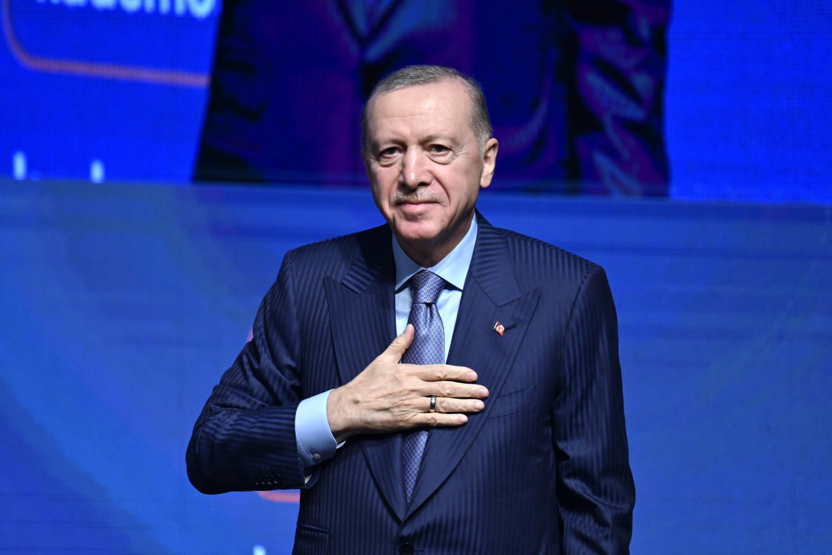 RTErdogan's tweet photo. Kadın ve Demokrasi Derneğimiz KADEM’in 5’inci Olağan Genel Kurulunun hayırlara vesile olmasını diliyorum.

Kuruluşundan bugüne KADEM çatısı altında kadın haklarının korunması ve demokrasimizin güçlendirilmesi konusunda emek veren her bir kardeşime yürekten teşekkür ediyorum. https://t.co/Z2TylXweaY