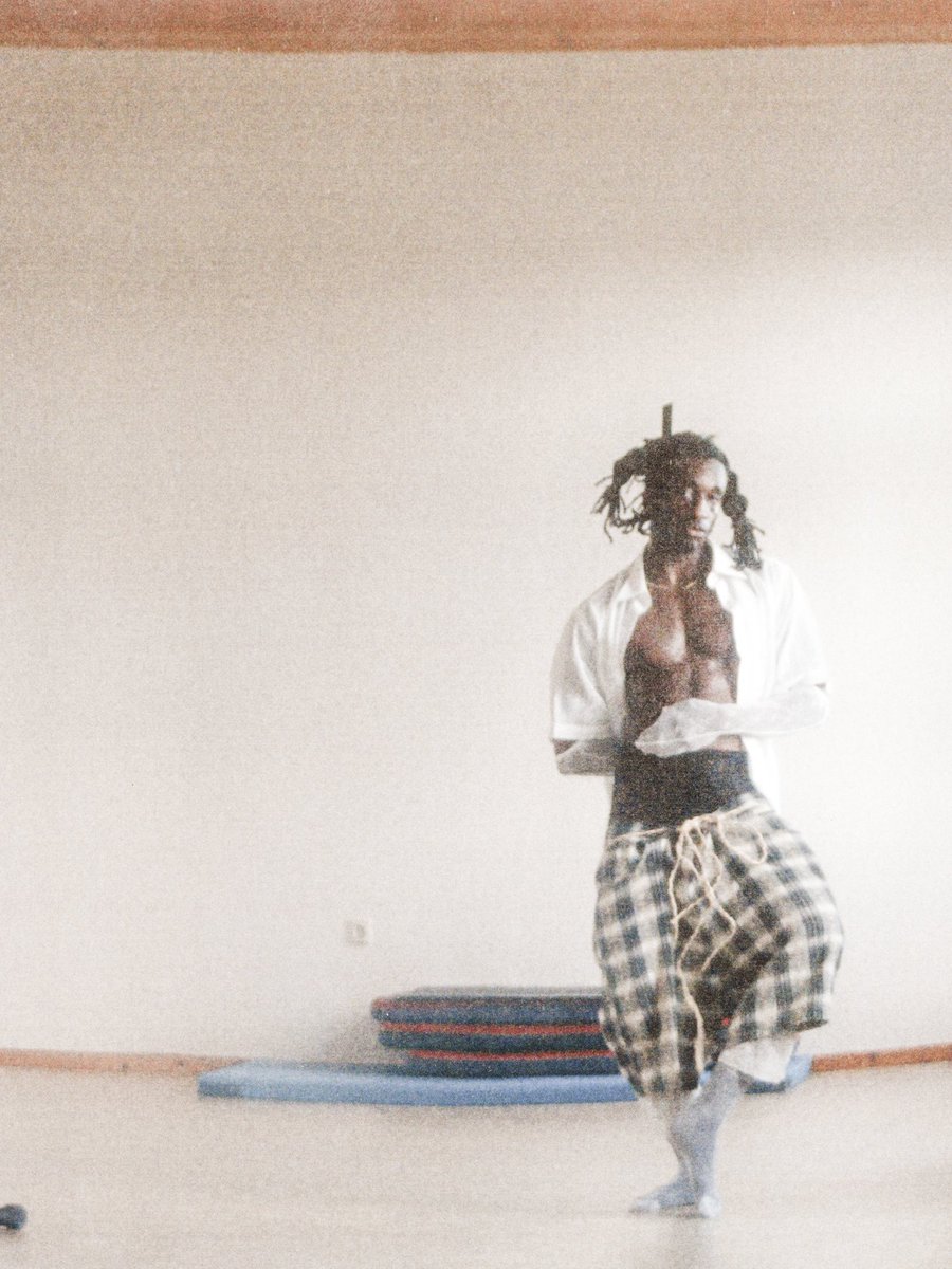 Marbiebitch's tweet photo. I'm the FantaSea of your AfroWhimsi https://t.co/jdNtxTbTJf