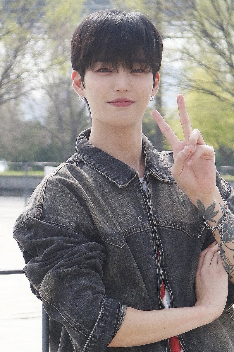 250418 한강 버스킹

✌️ 

#김성중 #성중 #KIMSUNGJOONG #SUNGJOONG #DNDN