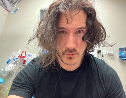 와 근데 요며칠간 진짜 나를 제외한 모든 한국인이  콜드플레이보러간거같음 …   다같이  비바라비다 떼창할때  난   그냥 비바람분다 상태로 저벅저벅 집에오고 막