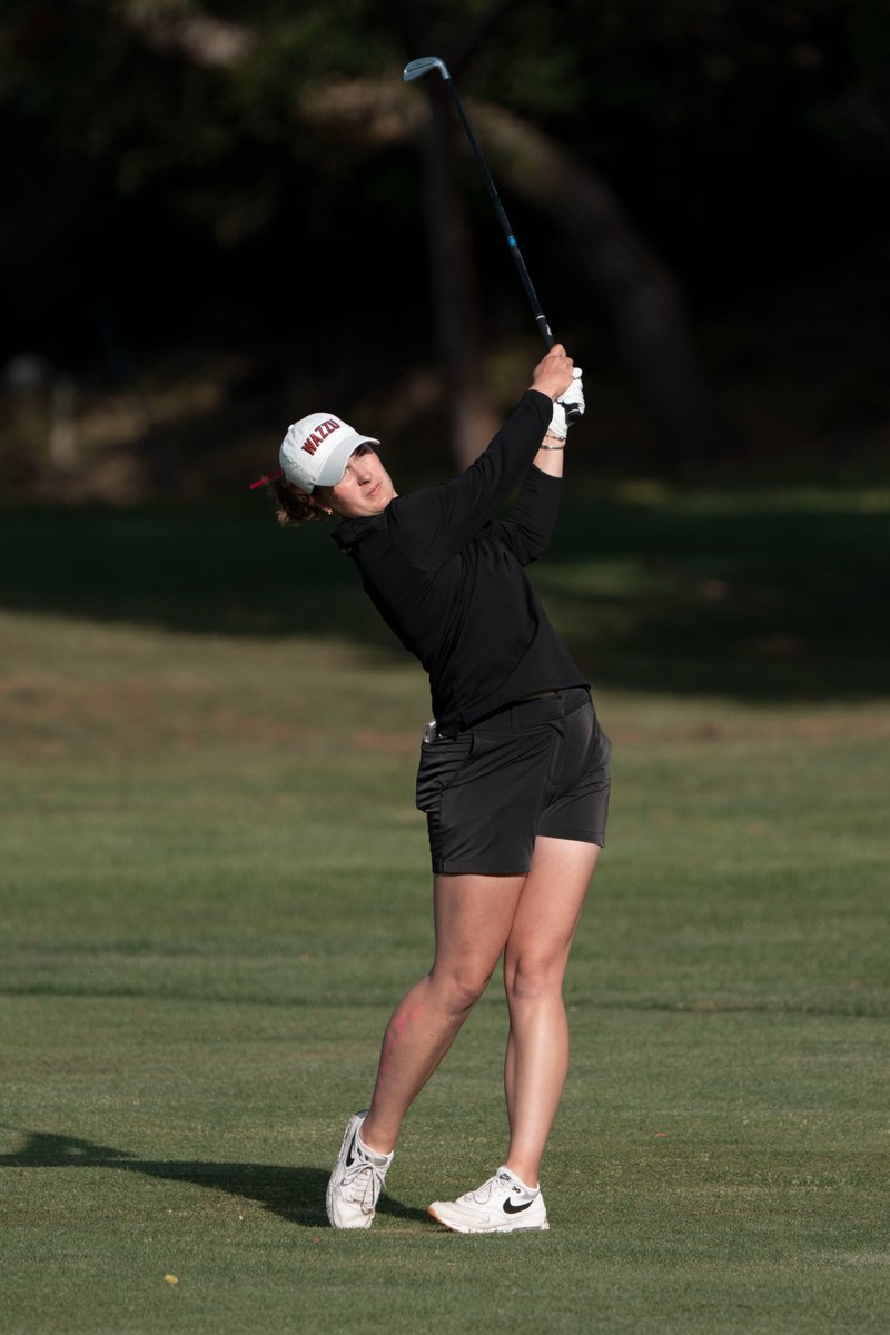 Our leader Sarah Skovgaard-Bils (T-8th) tees off at 8:14 am

LIVE SCORING | shorturl.at/0P3H7

#GoCougs