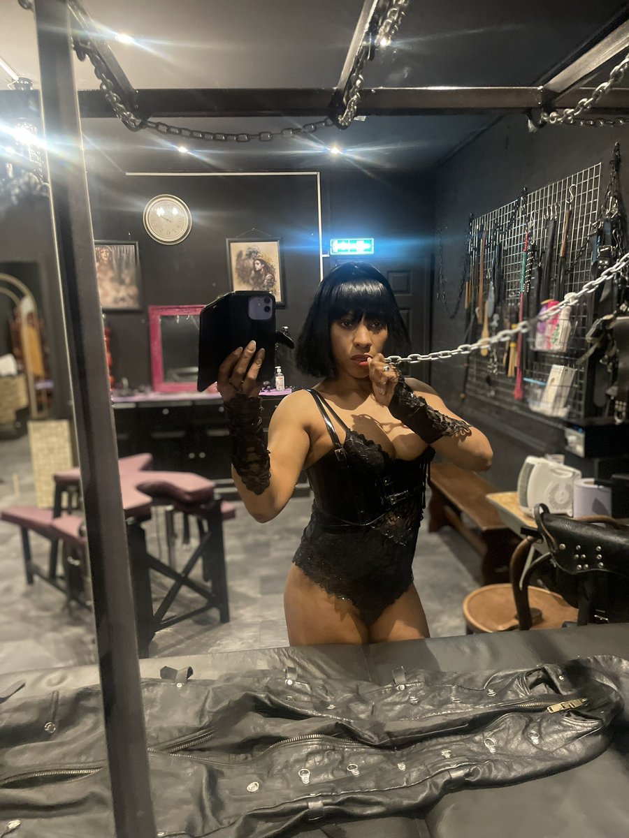 🐣 I know you need an Easter disciplinary session?⛓️🖤
<a href="/ManchesterCham2/">The Manchester Chambers</a> WhatsApp or Text to book
#ebonymistress #manchestermistress #dungeonsession #flogging #sissy #couplesession #bdsm #themanchesterchambersdbsm #pegging