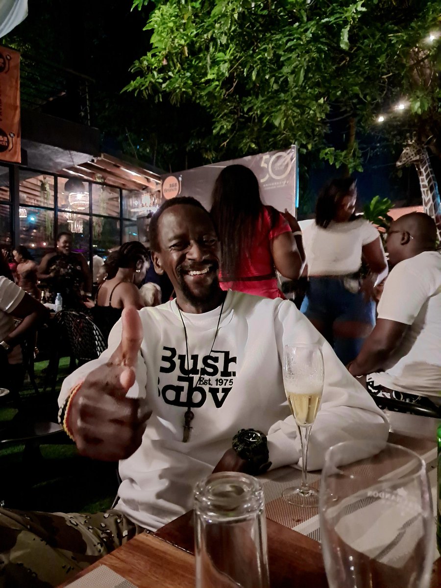 djbushbaby's tweet photo. Thank you for supporting small and styling big!
#BushMerch https://t.co/bKTYdCvFGF
