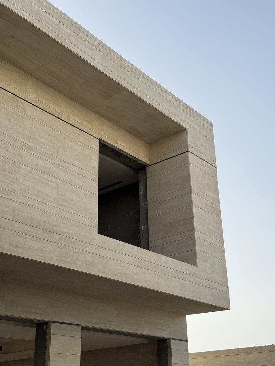 #مقومات_الجمال_في_نظرك

رايكم بالجمال ؟