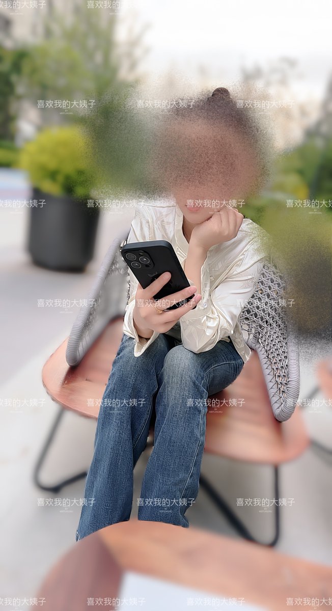 晚上好兄弟们，下班回家了
没见大姐，今天周六通勤应该人多吧，回家的晚一点
也没见女邻居😂好几天没见她了，不知道去哪里骚了，哈哈
老婆在带孩子荡秋千玩呢，自从出差回家我一见到老婆，就想着老婆骑乘位大姐 https://t.co/fJELsrX0YJ