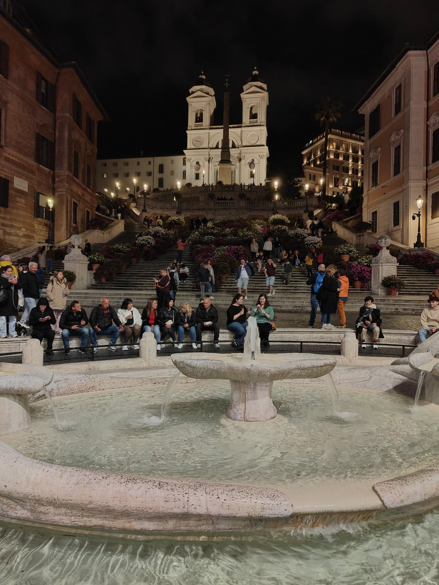 lockyourtour's tweet photo. Recently restored "Fountain of the Boat" at the Spanish Square https://t.co/AvVpTRq2IR