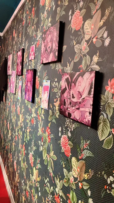 玉城きらちゃん生誕イベント19:00-よりざくろ( )にて開催しております豚箱はゲストでお店にいる+グッズもちょっとおいてあります!新宿での開催ですのでよかったらフラッと飲み来てください 