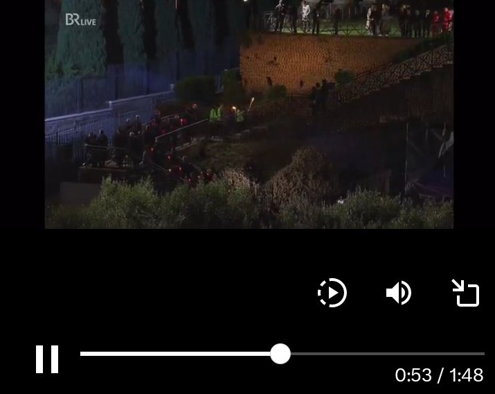 Viabeij23's tweet image. 🇭🇺✝️#Karfreitag #BRTV  #Rom Feier in Rom,es waren seltsame Reden, vor allen Dingen, weil der "Sabbath" so heraus gestellt wurde. Der Sabbath warum die Juden Jesus schliesslich ans Kreuz genagelt hatten, weil er den Heiligen Sabbath gearbeitet hatte in der Kirche und Heilung