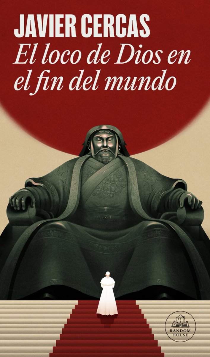 TheBookHunterEs's tweet photo. Esto de Javier acercas, es una obra inclasificable en la que se fusiona crónica, ensayo, biografía. Este libro, fruto de una invitación del propio Vaticano al autor, ateo y anticlerical, se desarrolla durante la visita del papa Francisco  a Mongolia, la periferia del catolicismo. Cercas recibió acceso total al Vaticano, permitiéndole entrevistas con cardenales, misioneros y, por supuesto, con el papa Francisco. El autor no escatima ni elude ninguna pregunta incómoda tanto al Pontífice , al que confiesa (como al resto de los entrevistados de la curia) que su motivación para aceptar afrontar este libro es poder formular una pregunta íntima que resulta ser el hilo conductor del libro: el deseo de Cercas de obtener una respuesta del Papa sobre la vida eterna para su madre creyente,
lo que añade una dimensión personal y emotiva al relato. Un gancho que mantiene desde el inicio y cuya respuesta, que Francisco ofrece, solo da al final, como si fuera un thriller. Respuesta que, personalmente, resulta decepcionante a la vez que uno entiende que no podía ser otra. Entre medias y para llegar a ese final, resulta interesante cómo el autor disecciona a un Pontífice disruptor cuya figura se reconocerá cuando no esté, por sus fieles y no fieles, así como su capacidad para ir a la yugular de muchos de los temas que ensombrecen a la actual Iglesia Católica. Un libro que me desconecta con frecuencia, a pesar del gancho y de como arrincona muchas veces a sus interlocutores, pero que resultará interesante a fieles y detractores, quizás más a estos últimos, que verán y apreciarán  en Bergoglio una persona de una enorme humanidad, más allá del cargo que le tocó desempeñar. @randomhouse_es