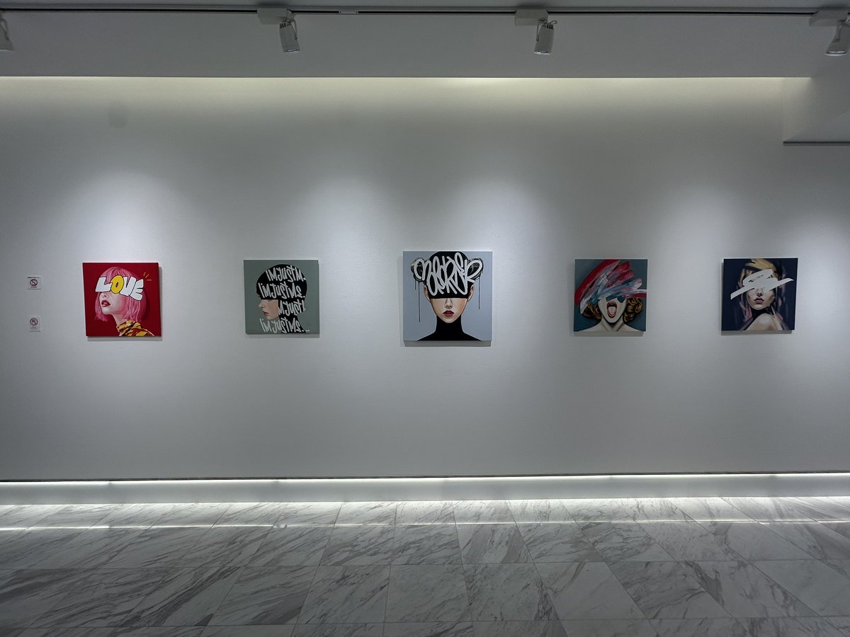 kane_miyuki's tweet photo. YOICHIRO さんの個展「Collage」を見に、表参道ヒルズへ✨
いつ見ても素敵💓
この絵がTERUさんの元へ旅立つのねー、と思ったり🤭
#YOICHIRO ANDO
#Collage
#AND COLLECTION Contemporary Art https://t.co/VUDAFhZlOd