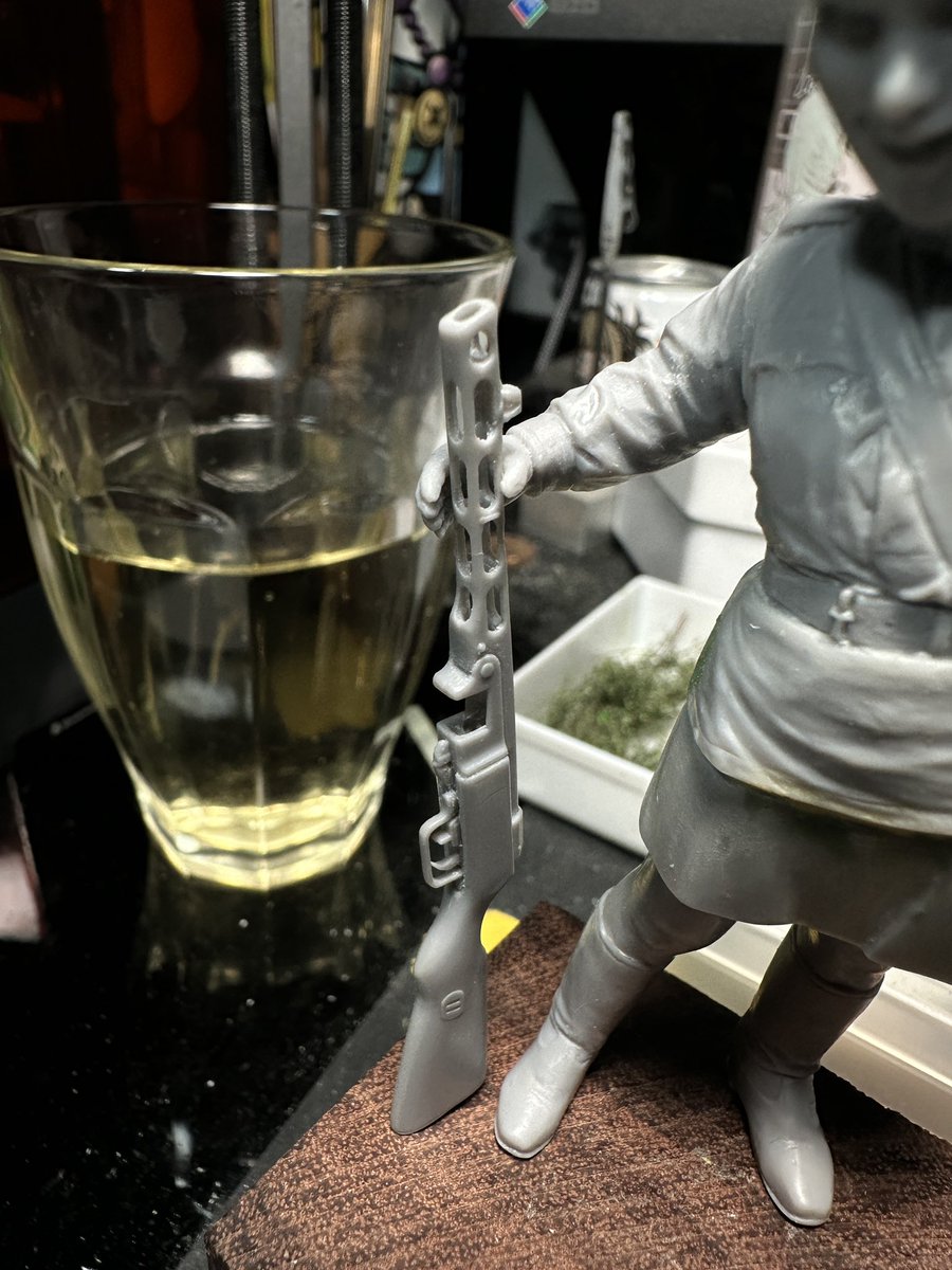 ukkarikari's tweet photo. 視力を尽くして彫ってます😳
#ファインモールド #鳥山明 #PPSh41 https://t.co/6hk1u98vfe