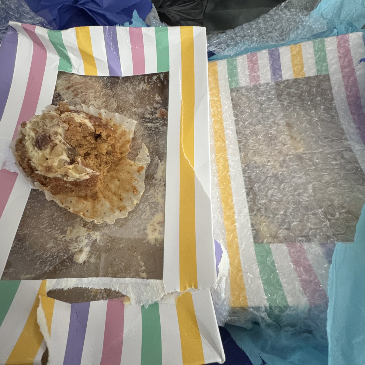 2wenty4s's tweet photo. Ordered my carrot cake cupcakes from @MissDoolittleSK and as you can see from the bite? Delicious 😋 

- also got a surprise box from my fave too 🥹

12 cakes that might not make it through tomorrow 🧁🥕 https://t.co/wIR5x3Bk9G