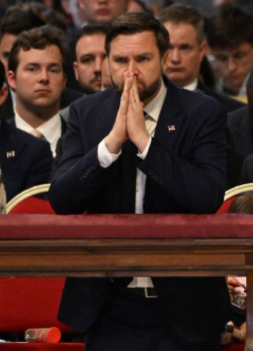 aspide_l's tweet photo. hypocrisy, 2025 https://t.co/OHOKi8I6JJ
