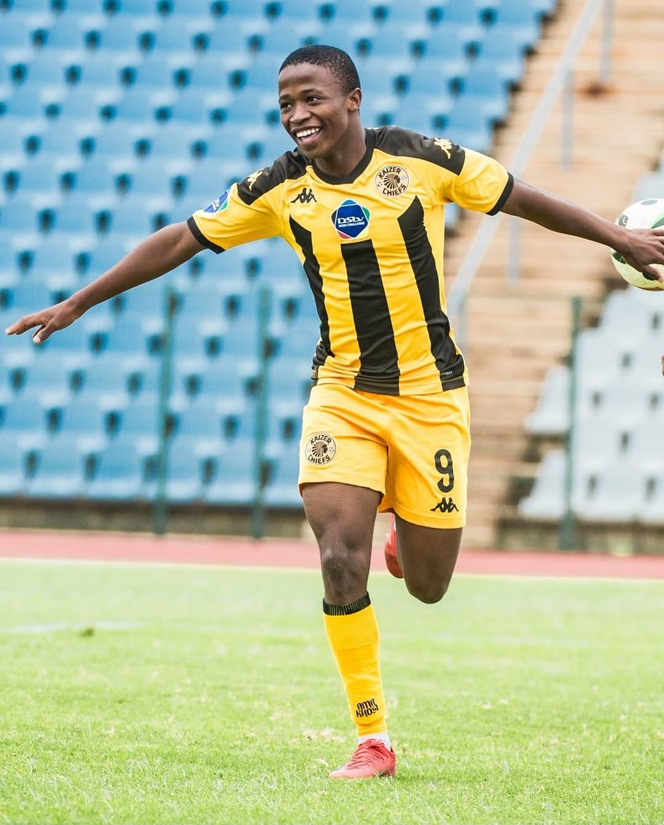 ThulaniNombali's tweet image. Neo Bohloko also joined the party ❤️  #Asidlali #OneGameAtATime