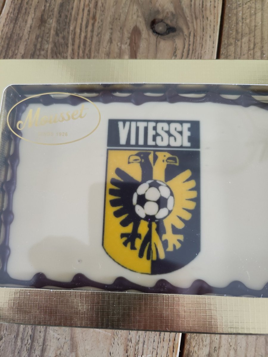 mdegooijer34's tweet photo. #vitrod
Oehalallaa🤩🤩🤩gekregen van de paas chef thuis🤩
En lekker dik, niet te breken....
#mousset https://t.co/a4KiOXv567