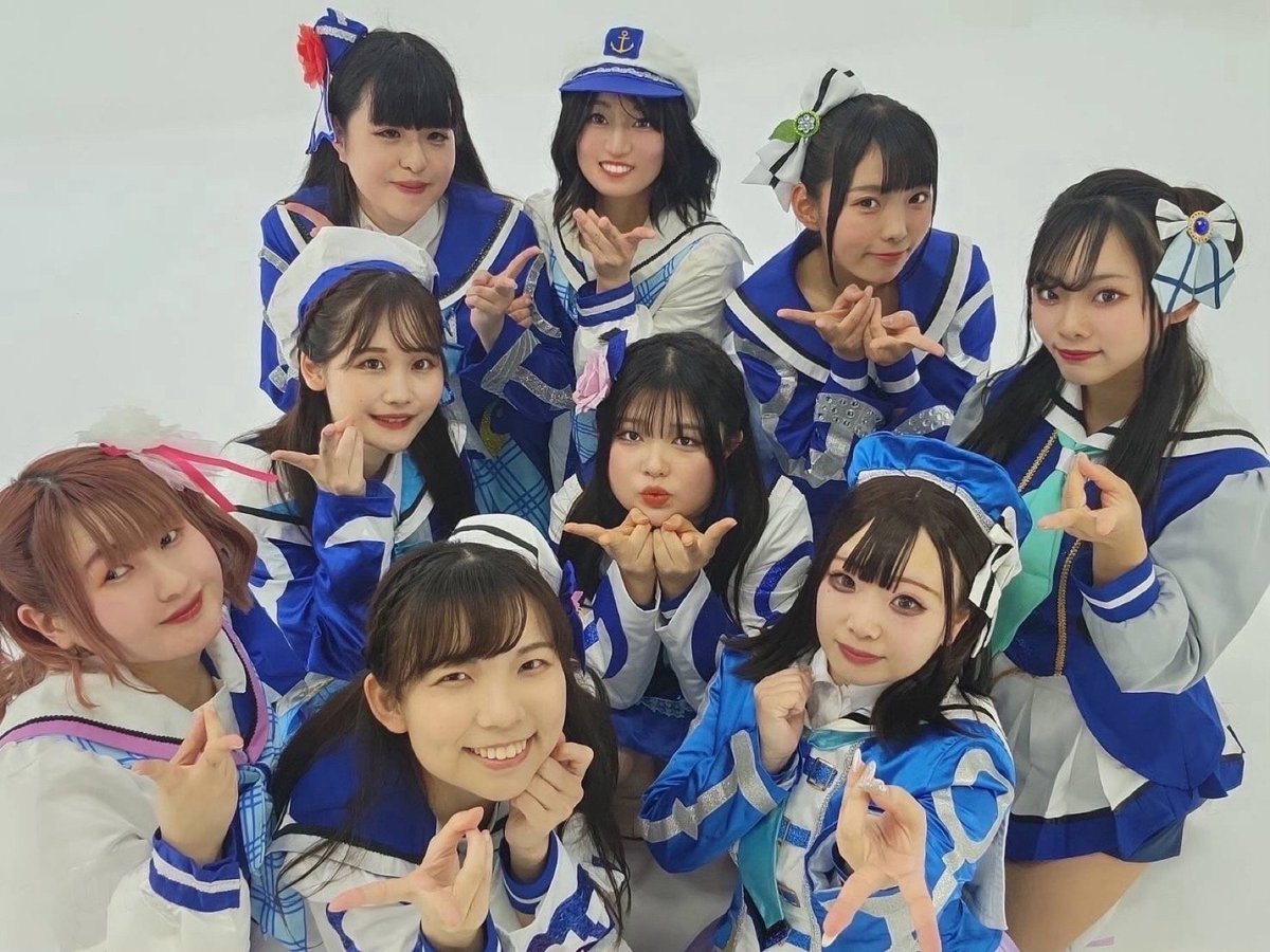 Meluna_m's tweet photo. 本日!🍓Meluna🐈‍⬛撮影でした💙🤍

新たな💮パートを加えた9人で!!

曲はおなじみあの曲？🎶
動画投稿までお楽しみに✨

#めるなちゃん https://t.co/U8ZPdsLe22